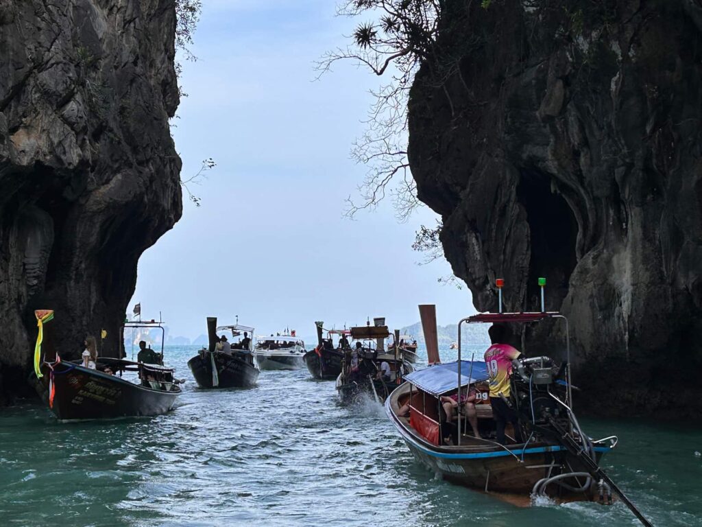 Wycieczka na Hong Islands razem z innymi turystami