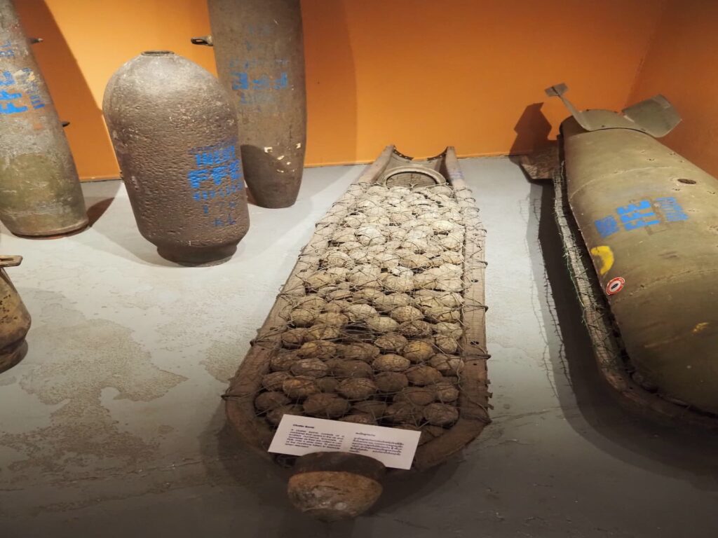 bomby kasetowe w UXO w Luang Prabang