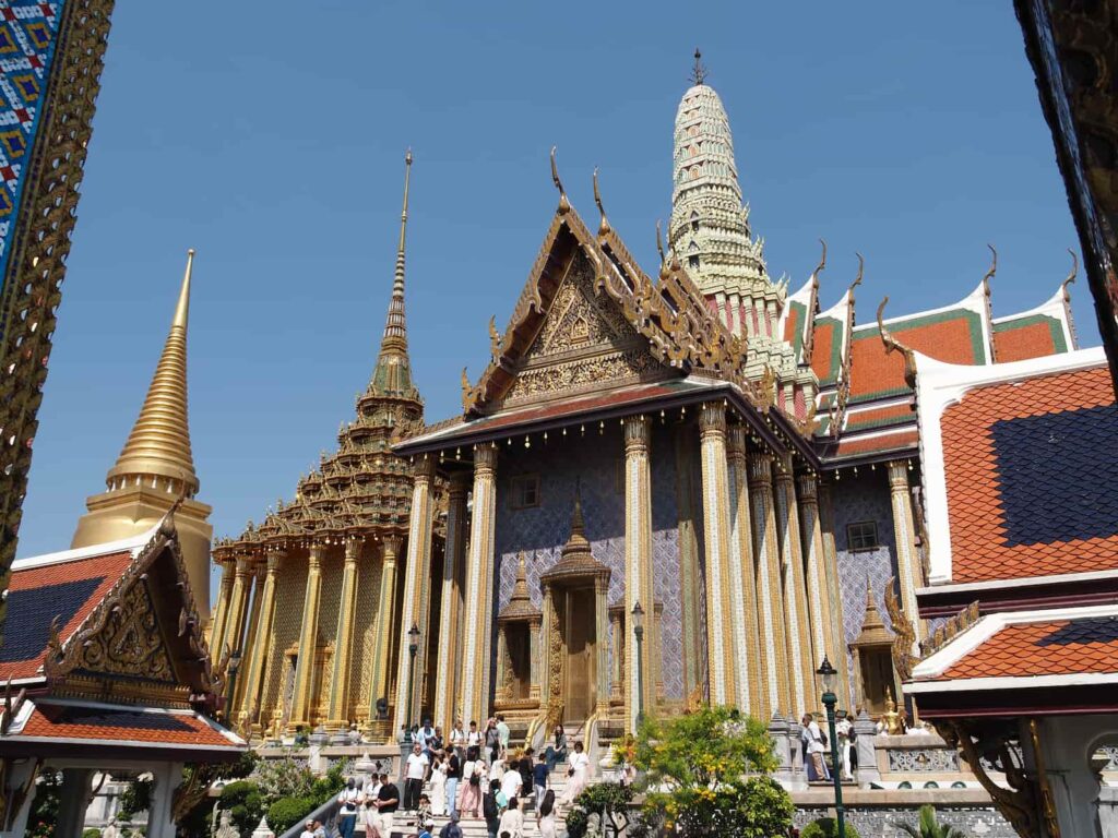 Świątynia Wat Phra-Kaew w kompleksie Wielkiego Pałacu