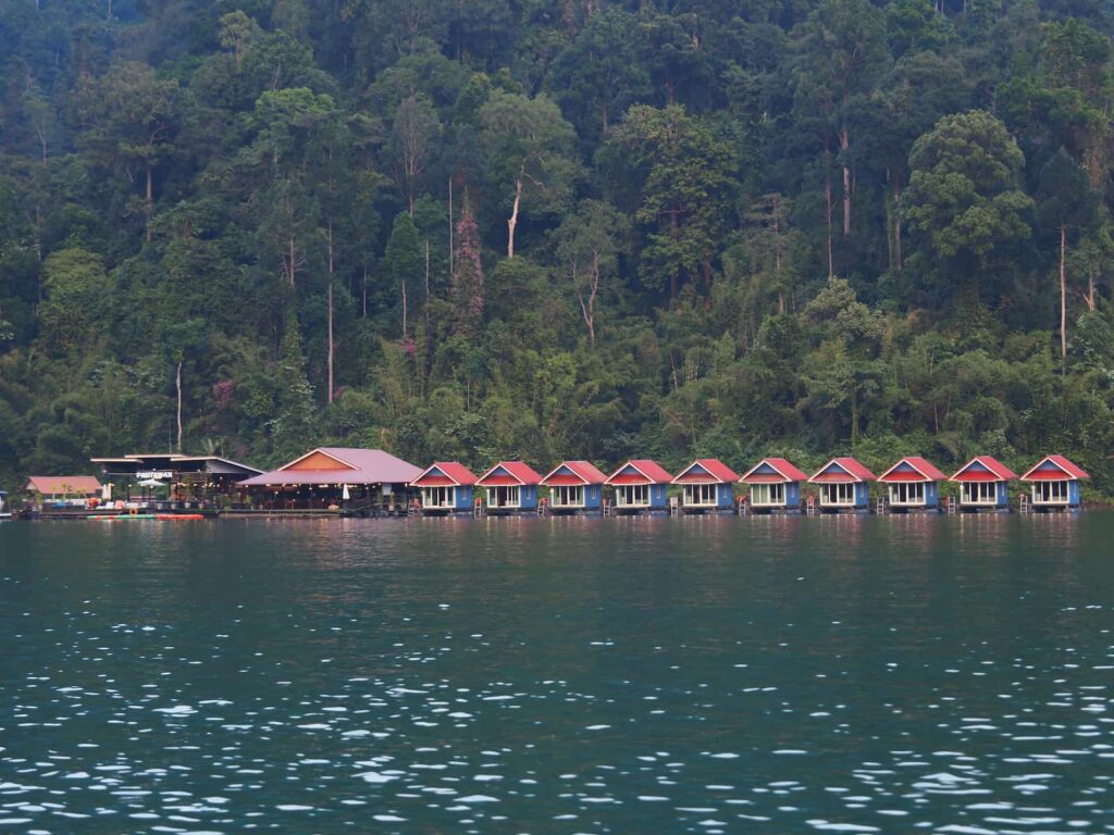 Khao Sok domki na wodzie